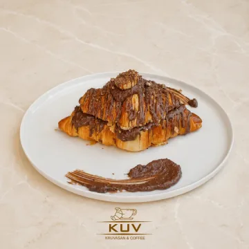 MUZLU KİTKATLI KRUVASAN