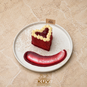 KREMALI KALPLİ KRUVASAN